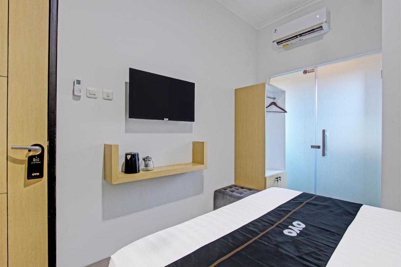 Capital O 91377 Mk Prime Syariah Hotel Semarang Kültér fotó